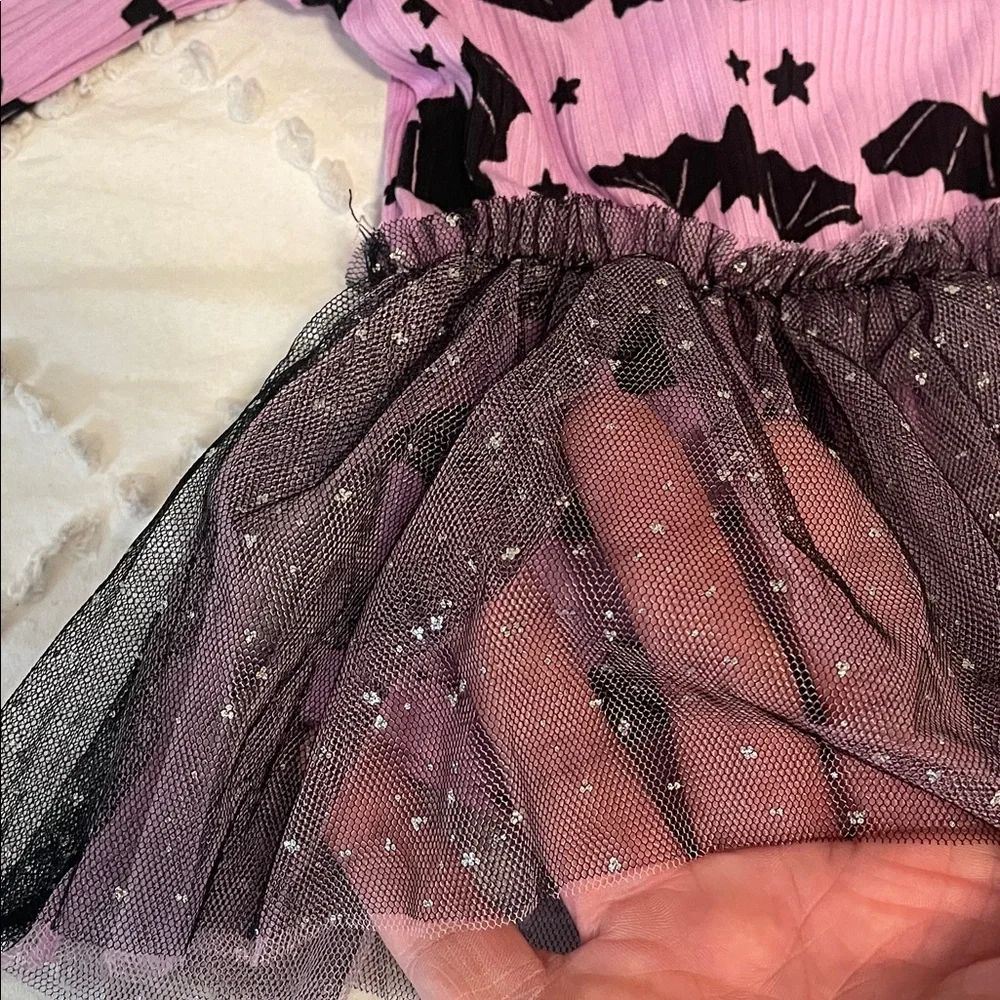 Charming Bat Print Kids Halloween outfit nwt 6-9 months